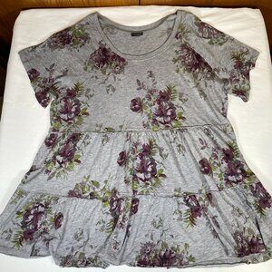 Torrid Short Sleeve Flower Blouse Shirt Women's 2XL Gray Cotton Blend